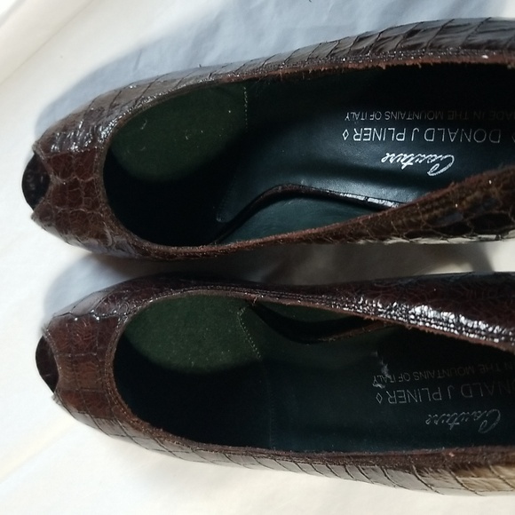Donald J Pliner Couture brown leather shoes.  Size 8N - Picture 12 of 12